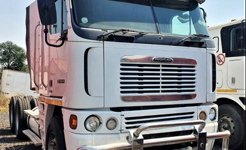 Freightliner Argosy 90 - Caterpillar - 515 