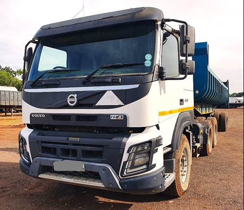 Volvo FMX 440 - 6 x 4 - Sleeper Cab