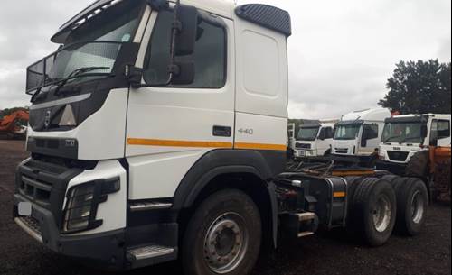 Volvo FMX 440 - 6 x 4 - Sleeper Cab