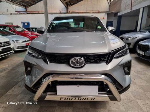 Toyota Fortuner V 2.8 GD-6 Raised Body Auto