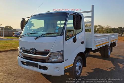 Hino 300 - 814 - Long Wheel Base