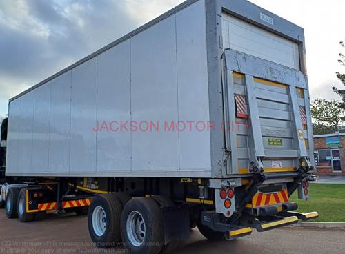 Serco Tridem Isobody Trailer