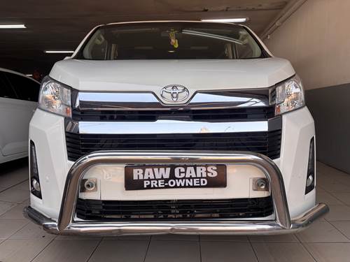 Toyota Quantum 2.8 GL 11 Seater