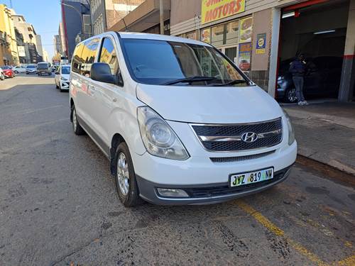 Hyundai H1 2.4 CVVT GLS 9 Seater