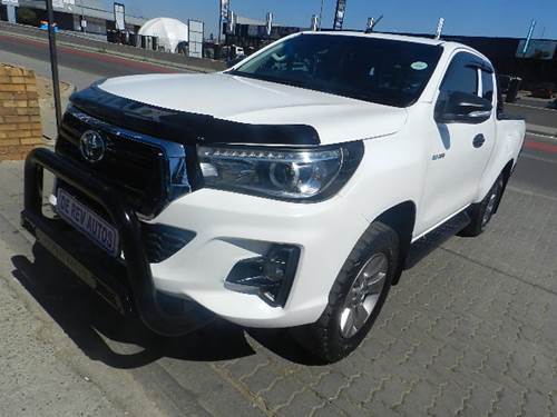 Toyota Hilux 2.4 GD-6 RB SRX Extra Cab 