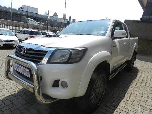 Toyota Hilux (Legend 45) 3.0 D-4D R/B Xtra Cab