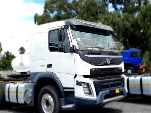 Volvo FMX 440 - 6 x 4 - Sleeper Cab