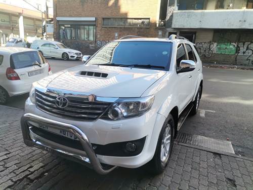 Toyota Fortuner III 3.0 D-4D 4x4 Auto