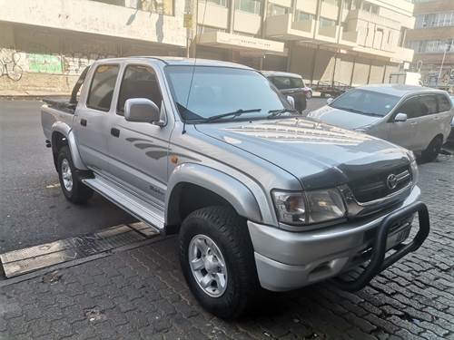 Toyota Hilux 2400 D LWB