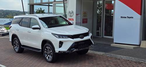 Toyota Fortuner VI 2.8GD-6 VX Auto 4x4