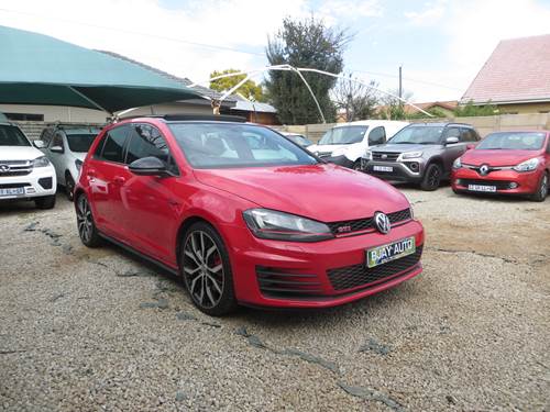 Volkswagen (VW) Golf 7 GTi 2.0 TSi Performance DSG