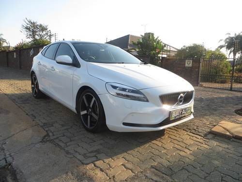 Volvo V40 T4 Momentum Geartronic