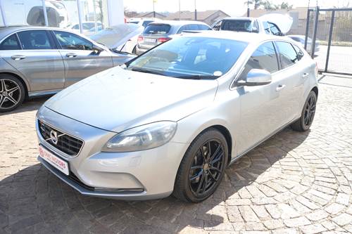 Volvo V40 D4 Momentum Geartronic
