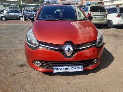 Renault Clio IV 900T (66kW) Dynamique 5 Door