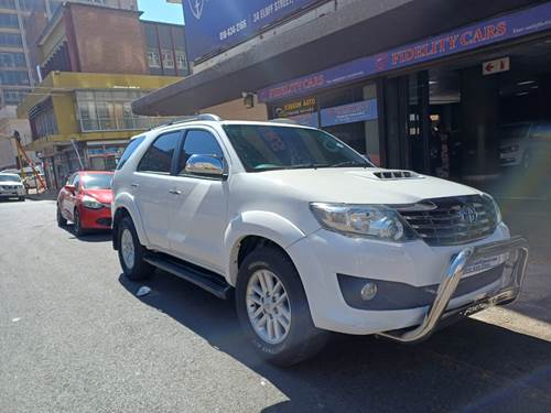 Toyota Fortuner III 3.0 D-4D 4x4 Auto