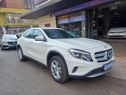 Mercedes Benz GLA 200 7G-Tronic