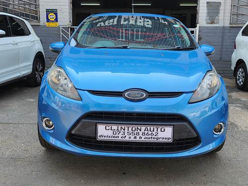 Ford Fiesta 1.4 Ambiente Sedan