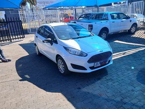 Ford Fiesta 1.0 EcoBoost Ambiente Powershift 5 Door