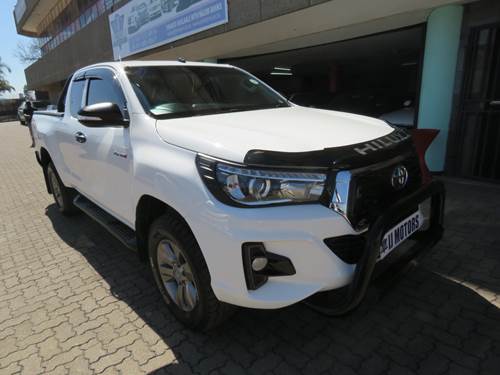 Toyota Hilux 2.4 GD-6 RB SRX Extra Cab 