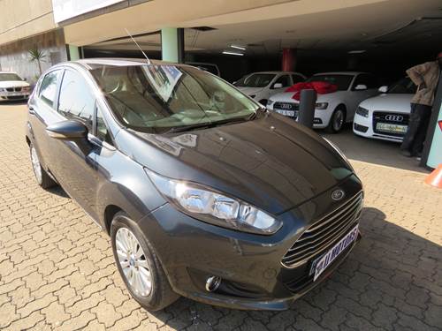 Ford Fiesta 1.4 Ambiente Sedan