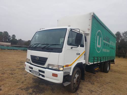 Nissan UD  80A Curtain Side