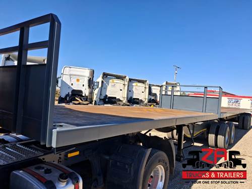 Hendred Fruehauf Superlink Flatdeck