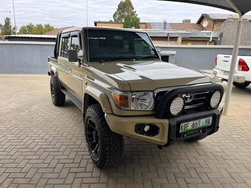 Toyota Land Cruiser 79 4.0 Pick Up Double Cab