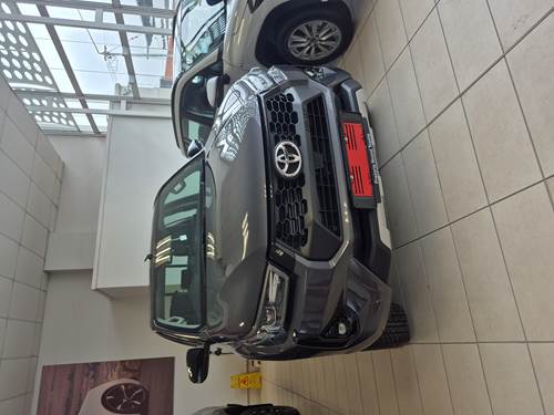 Toyota Hilux 2.8 GD-6 RD Raider Double Cab Auto (MHEV)