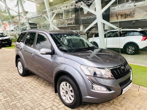 Mahindra XUV 500 2.2D (W8) mHawk 7 Seater Auto