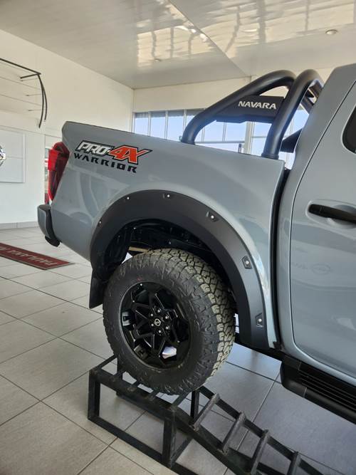 Nissan Navara 2.5 DDTi Pro-4X Warrior Double Cab 4x4