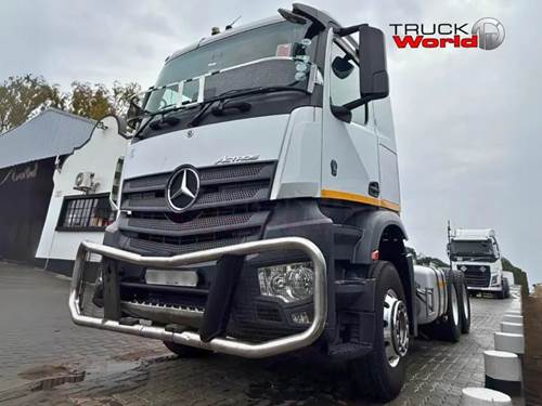 Mercedes Benz 3345 - S / 33