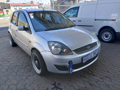 Ford Fiesta 1.4i 5 Door