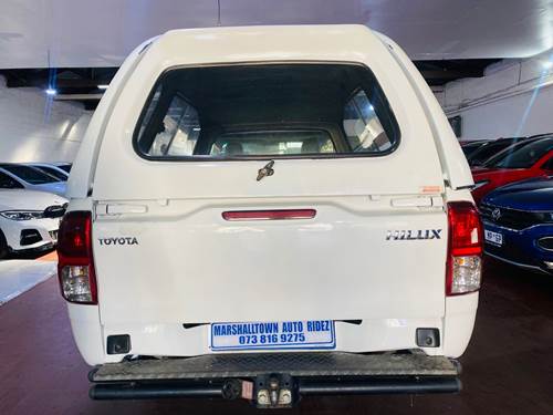 Toyota Hilux 2.4 GD Aircon Single Cab