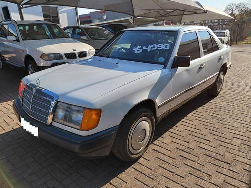 Mercedes Benz 230 E (W 124) Auto A/C