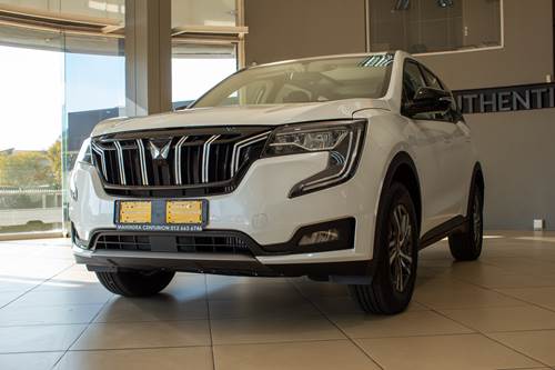 Mahindra XUV 700 2.0 AX5 Auto