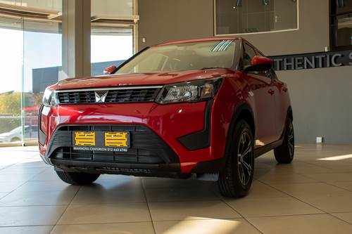 Mahindra XUV 300 1.2T SE (W4)