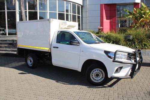 Toyota Hilux 2.4 GD 5MT Aircon Single Cab