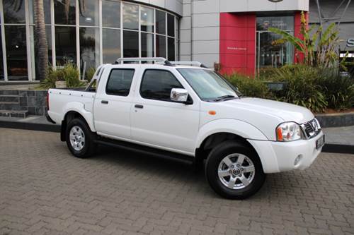 Nissan Hardbody NP300 2.4i Hi-Rider Double Cab