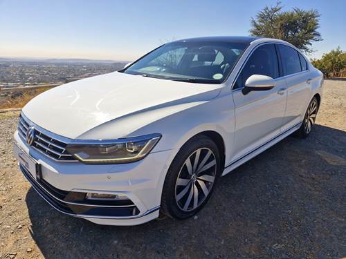 Volkswagen (VW) Passat 2.0 TSi Executive R-line