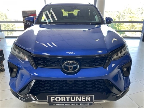Toyota Fortuner VI 2.8GD-6 VX Auto 