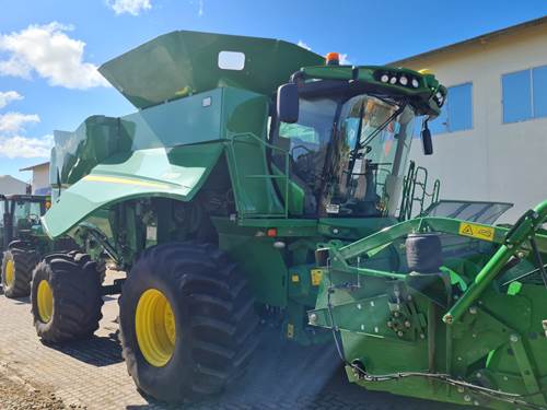 John Deere S780 (Agric)