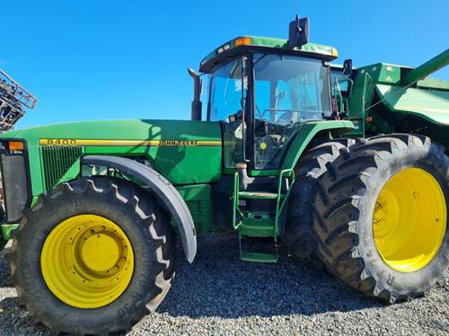 John Deere 8400 Cab