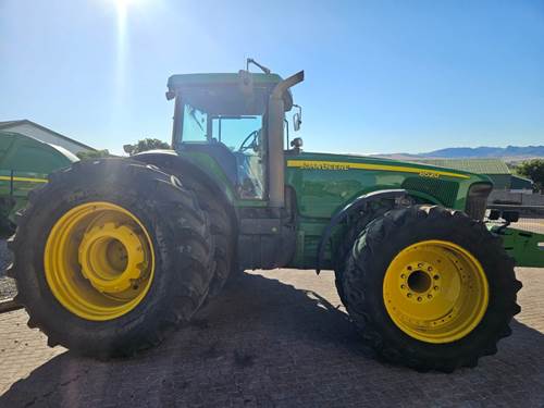 John Deere 8520 (Agric)