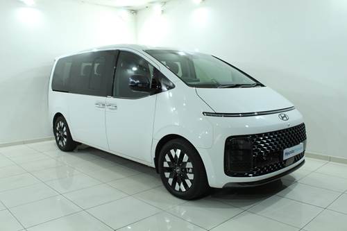 Hyundai Staria 2.2D Luxury (9 Seater)