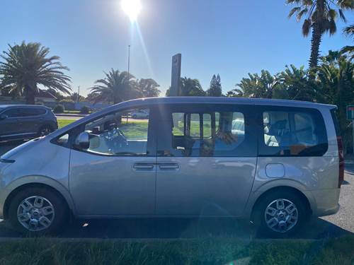 Hyundai Staria 2.2D Executive (9 Seater)