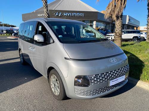 Hyundai Staria 2.2D Executive (9 Seater)