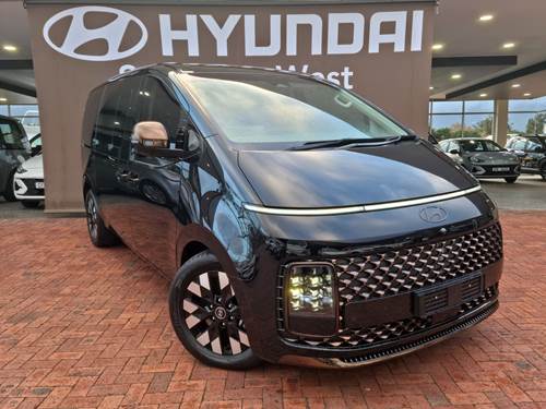 Hyundai Staria 2.2D Luxury (9 Seater)
