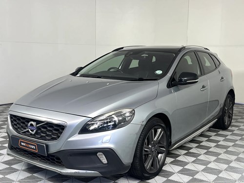 Volvo V40 Cross Country D4 Momentum Geartronic