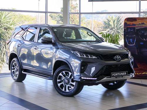 Toyota Fortuner VI 2.8GD-6 VX Auto 