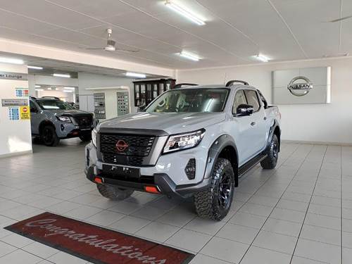 Nissan Navara 2.5 DDTi Pro-4X Warrior Double Cab 4x4